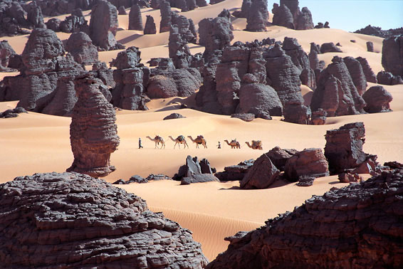 Каменные скульптуры в Марокканской Сахаре