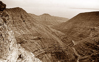 Нижняя часть южных склонов хребта Большой Балхан